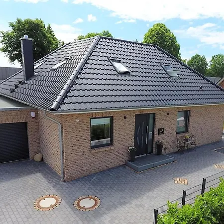 Modernes Am Stadtrand Von Hamburg